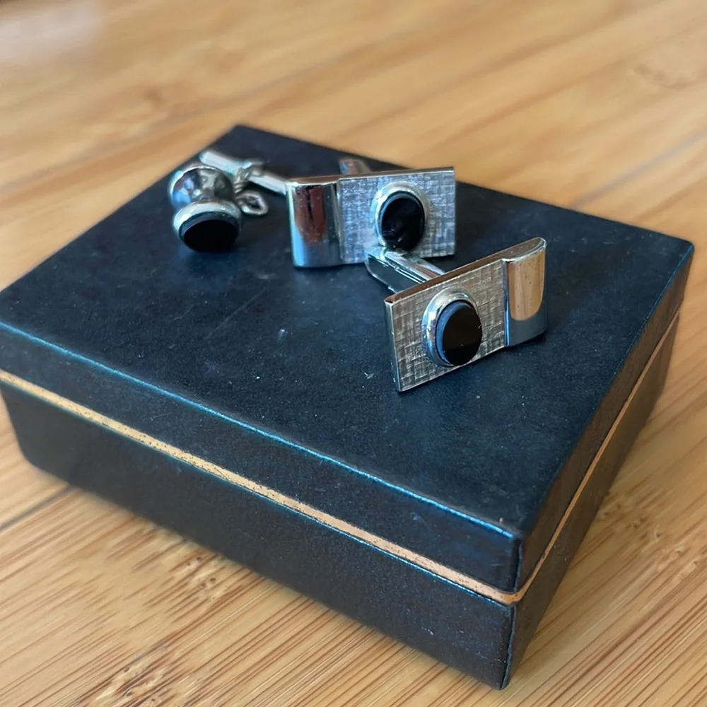 Sarah Coventry Inc Mens Onyx Cuff Link and Bar Set Lord Coventry